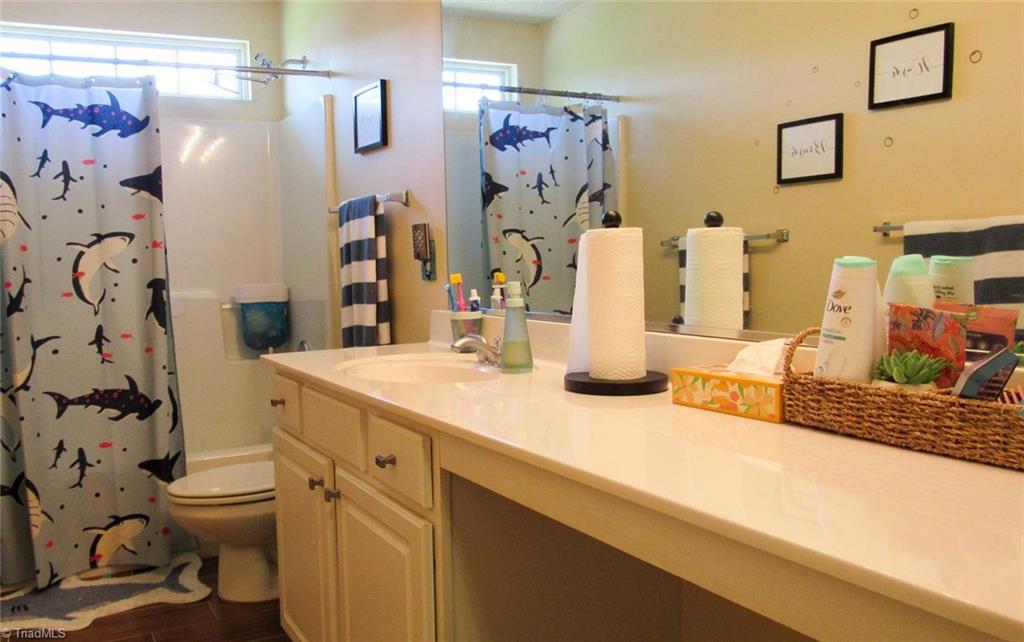 2400 Lannigan Drive Property Photo 29
