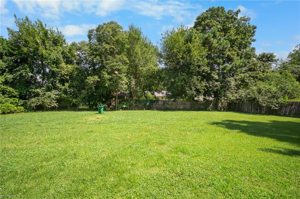 701 Locust Place Property Photo 28