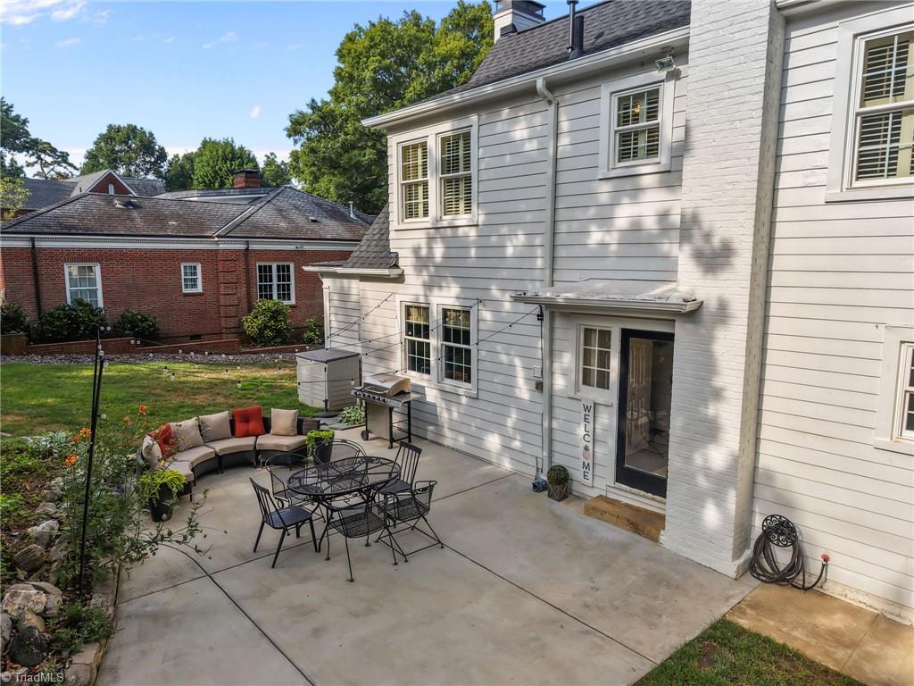 2316 Lafayette Avenue Property Photo 3