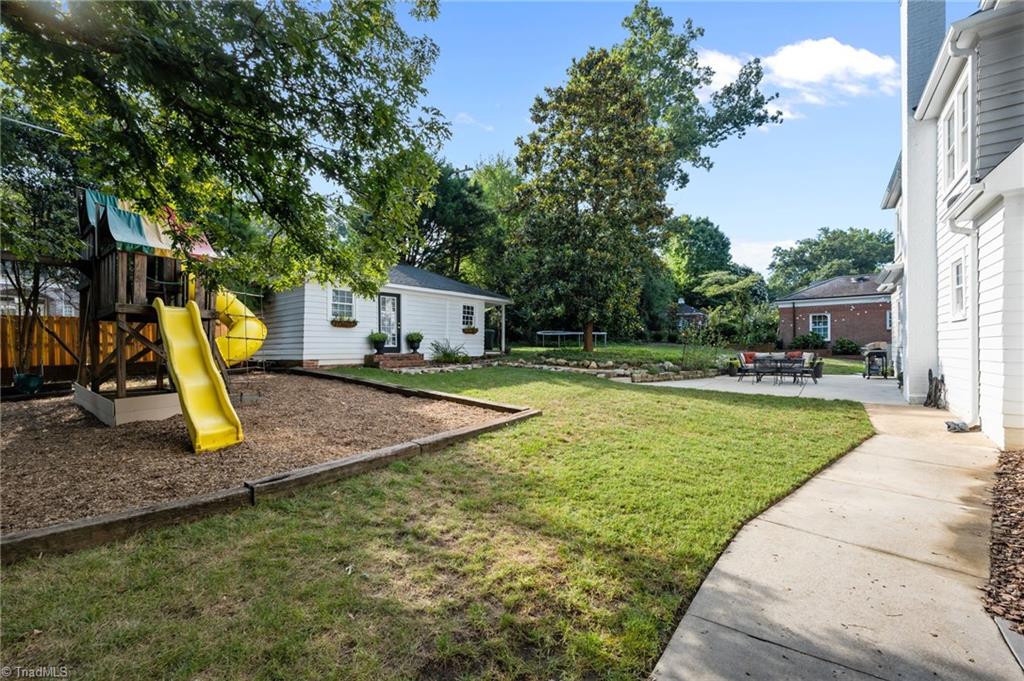 2316 Lafayette Avenue Property Photo 5