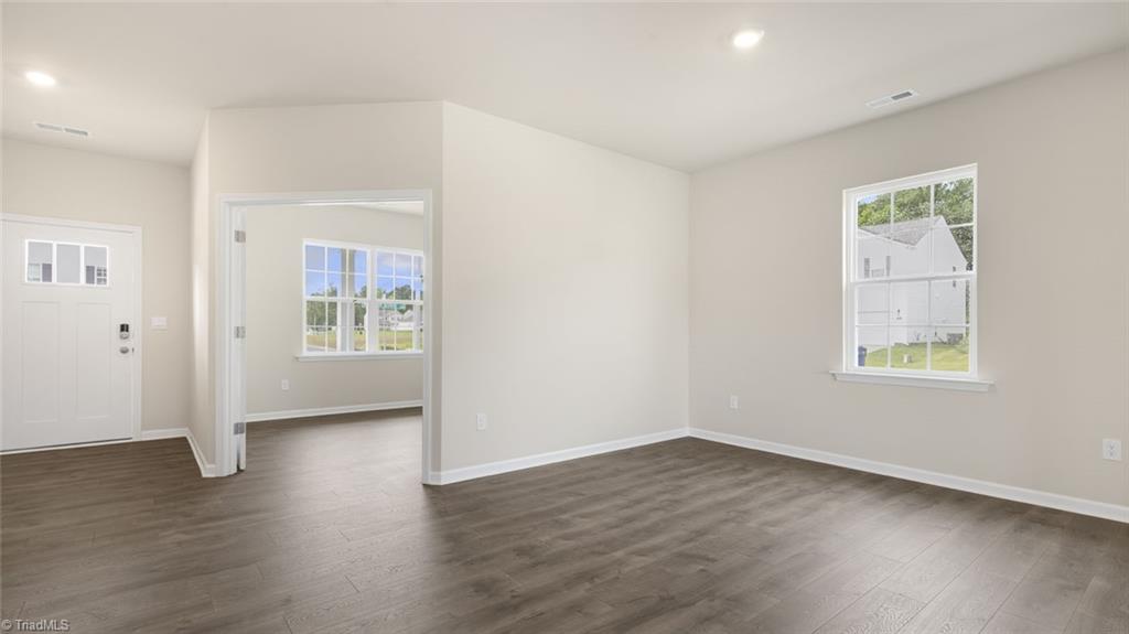 382 Falcon Lane Property Photo 7