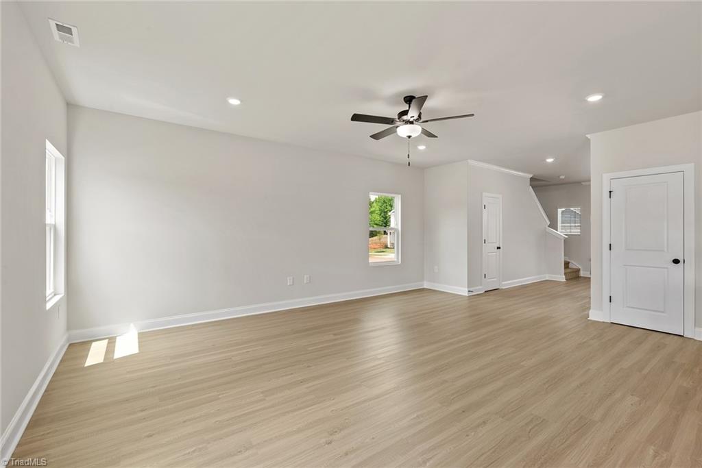 3441 Robindale Drive Property Photo 4