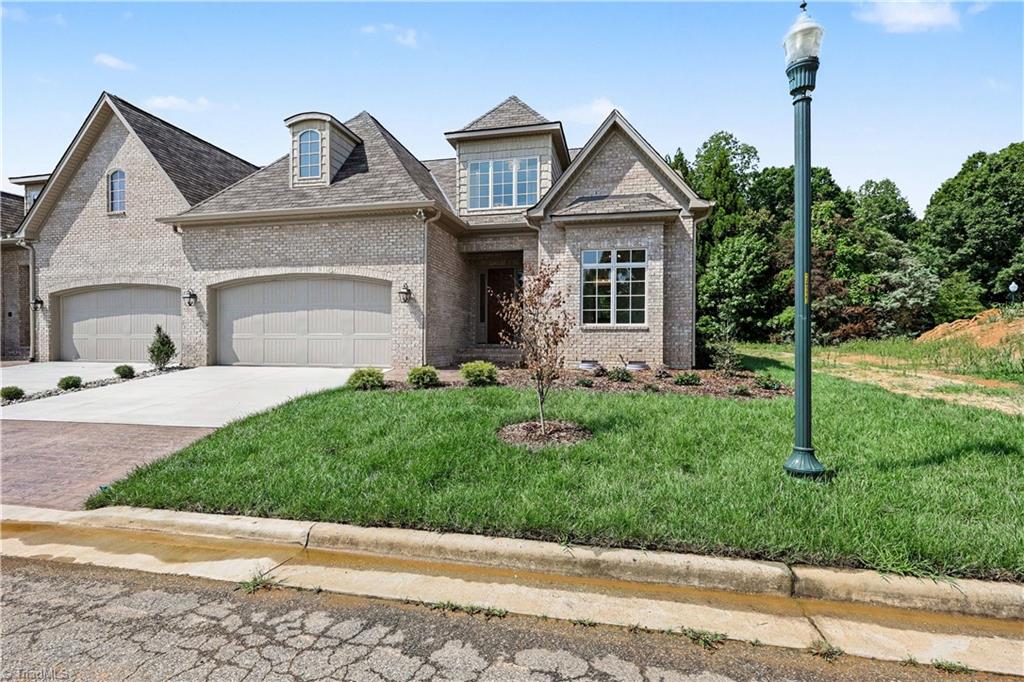 14 Creswell Manor Drive Property Photo 3