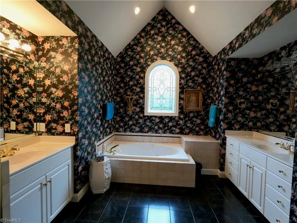 435 Burkes Crossing Drive Property Photo 29