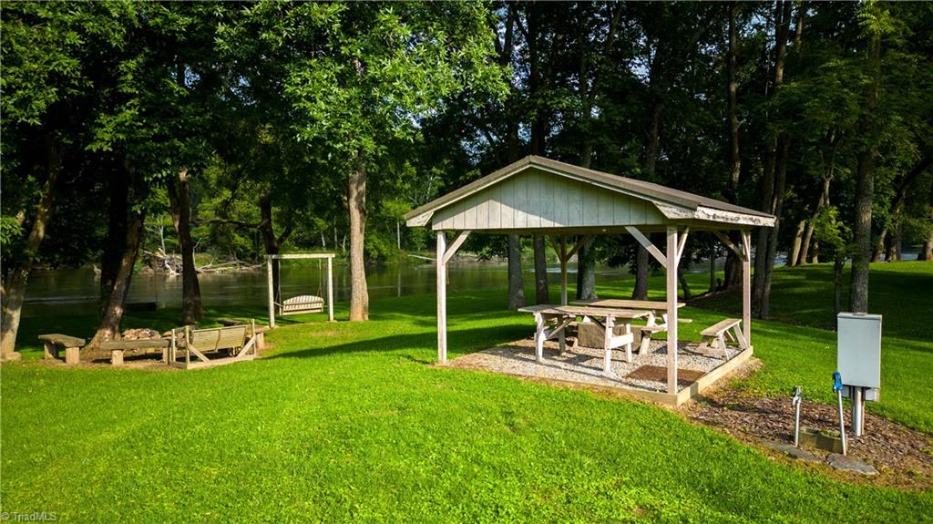 2161 River Bend Road Property Photo 3