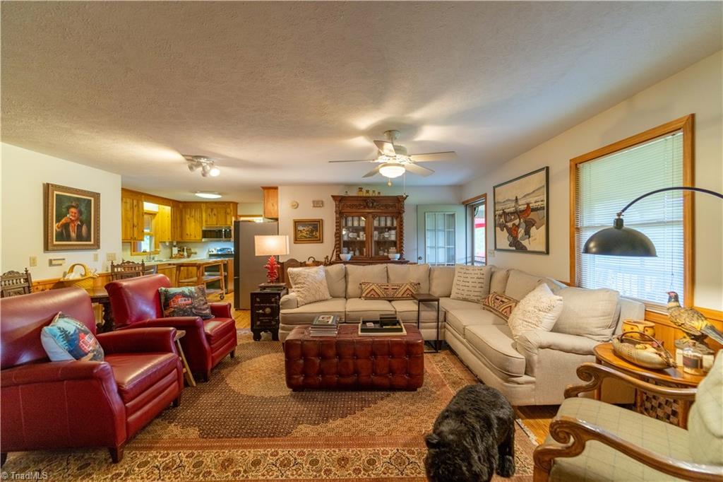 2161 River Bend Road Property Photo 5