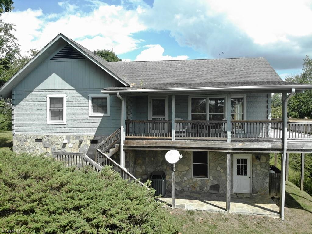 979 Wagon Road Property Photo 1