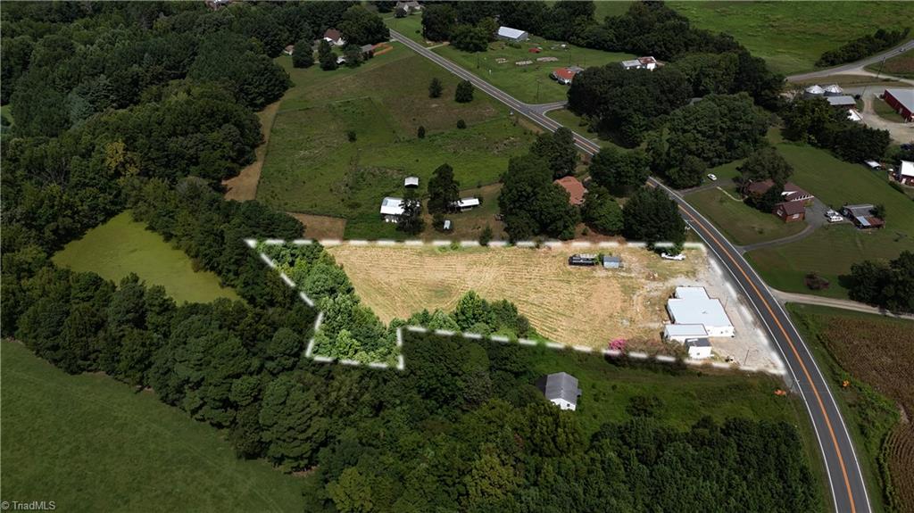 1610 Nc Highway 61 Property Photo 3