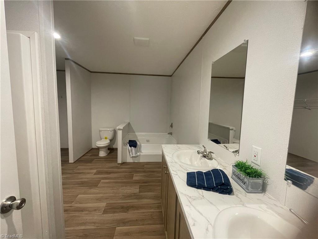 484 Avenue K Property Photo 9