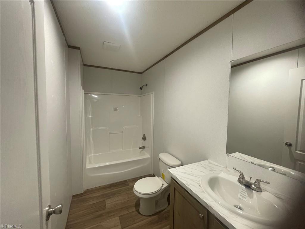 484 Avenue K Property Photo 13