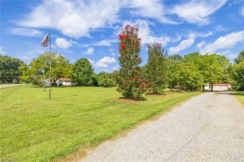 9127 County Line Road Property Photo 4