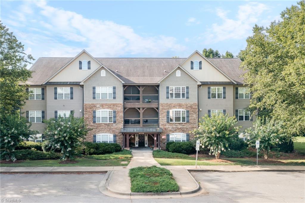 4732 Tatton Park Circle # 1a Property Photo 1