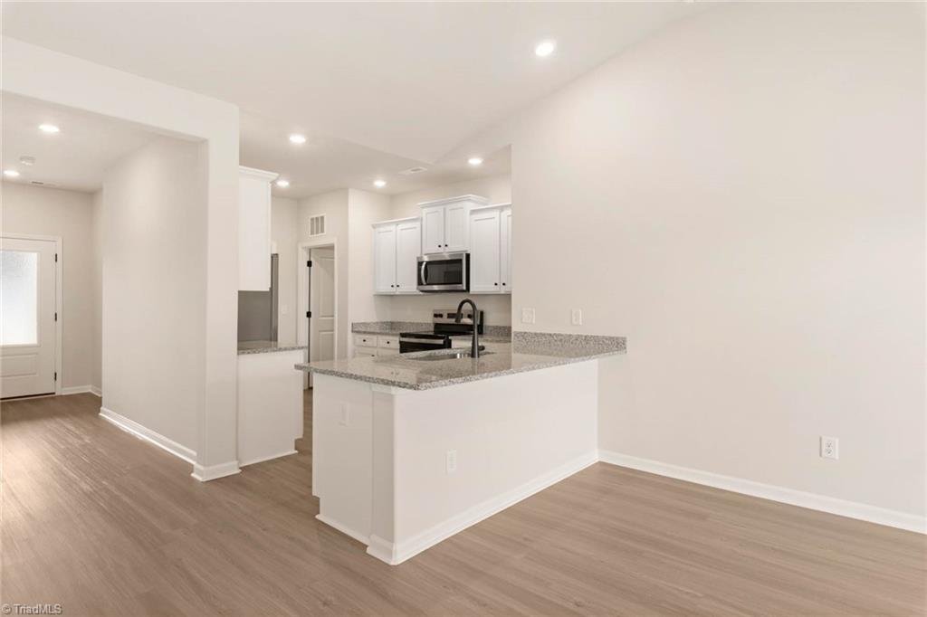 248 Macintosh Drive Property Photo 5