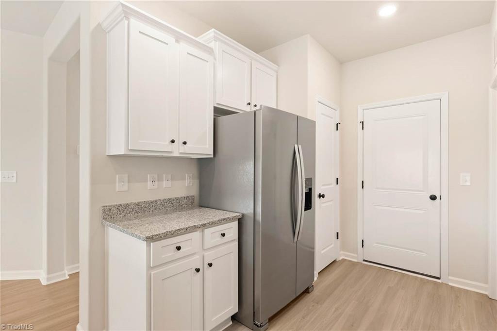 248 Macintosh Drive Property Photo 8