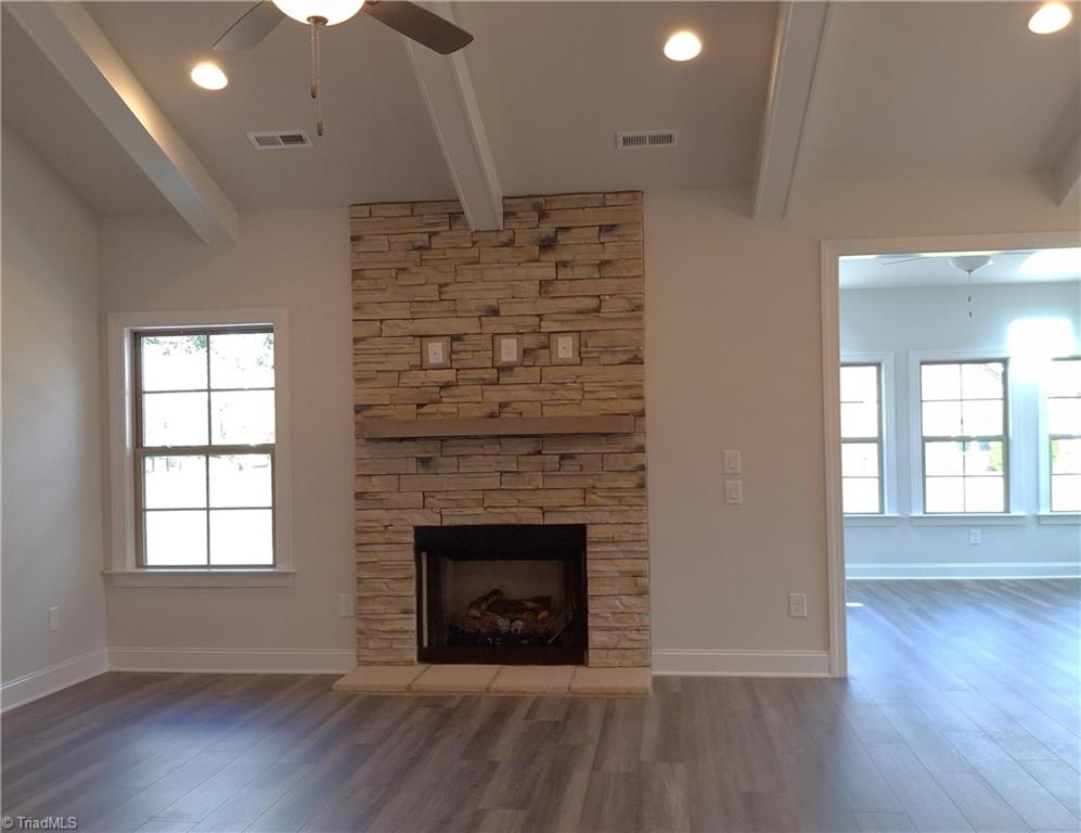 1092 Tulloch Court Property Photo 2