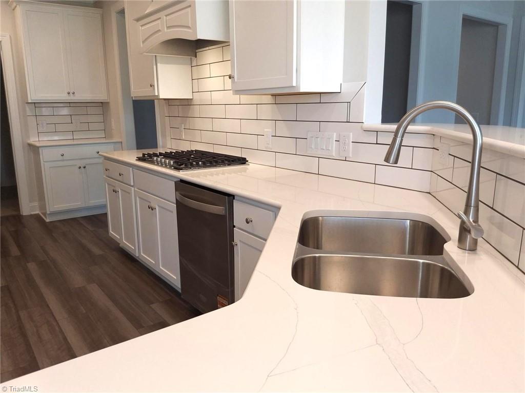 1092 Tulloch Court Property Photo 3