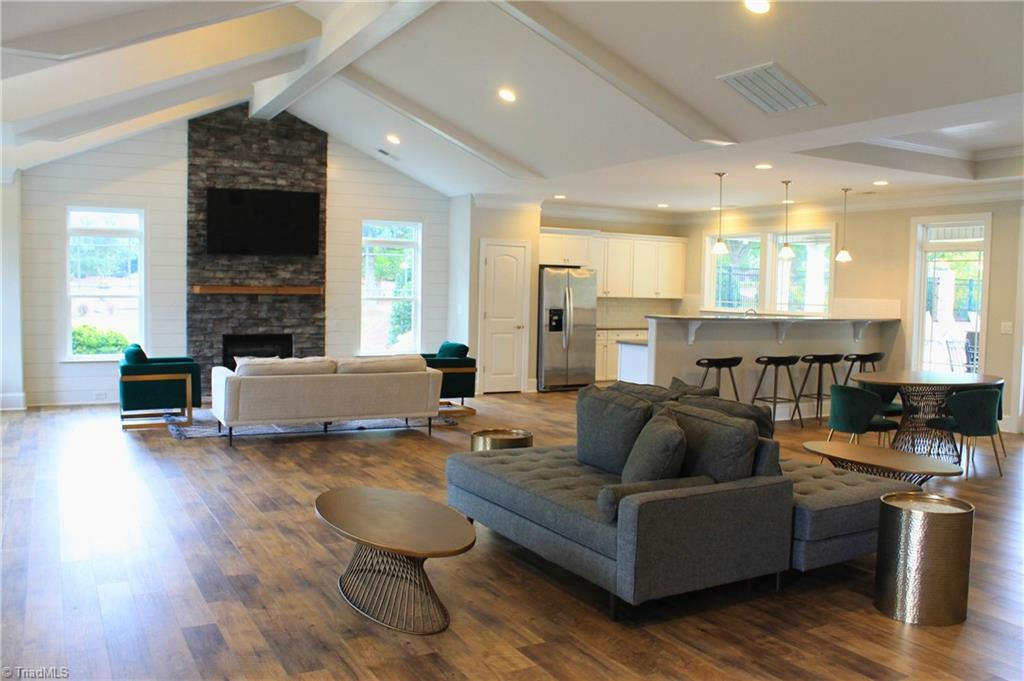 1092 Tulloch Court Property Photo 13