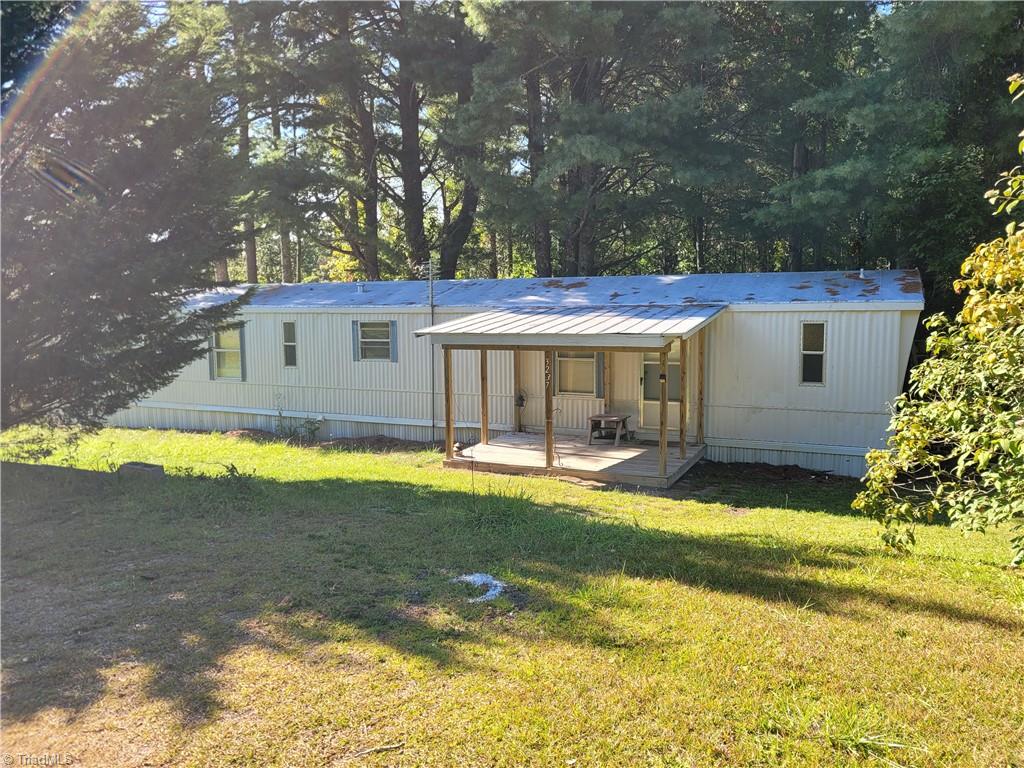 3237 Mountain View Road Property Photo 1