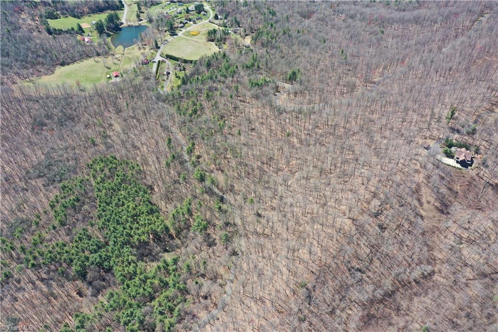 240 Olde Stone Drive Property Photo 18