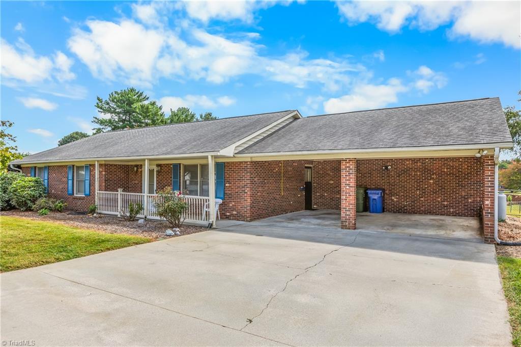 184 Cale Bradley Court Property Photo 1