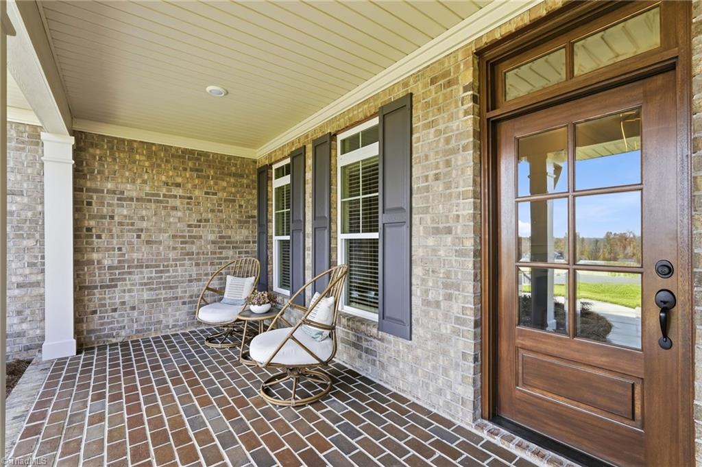 270 Olde Lantern Drive Property Photo 8