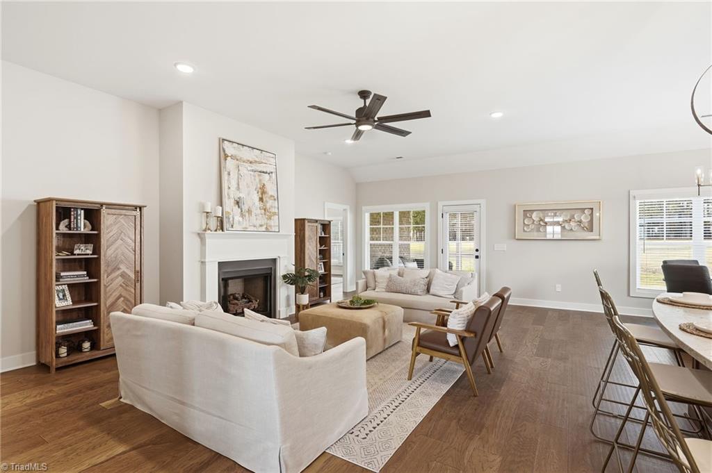 270 Olde Lantern Drive Property Photo 12