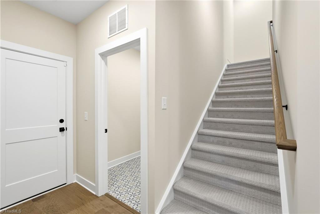 270 Olde Lantern Drive Property Photo 34