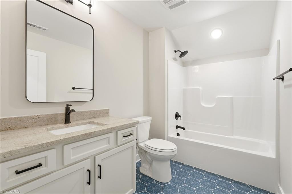 270 Olde Lantern Drive Property Photo 36