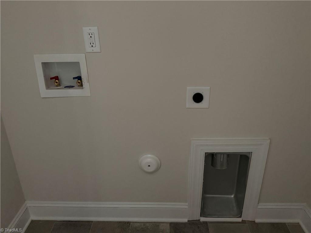 4713 Willowstone Drive Property Photo 14