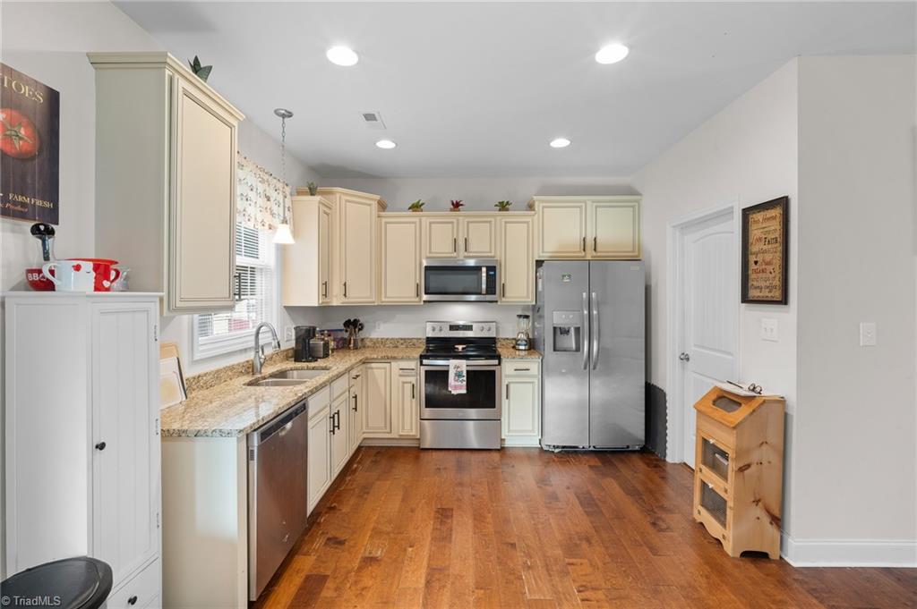 3405-a Brookfield Drive Property Photo 6