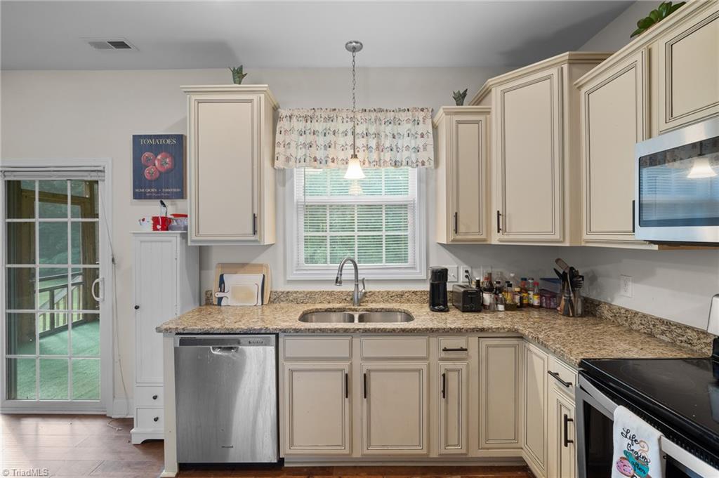 3405-a Brookfield Drive Property Photo 7