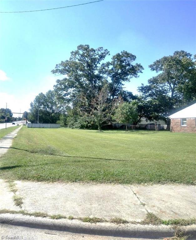 1528 Graves Avenue Property Photo 5