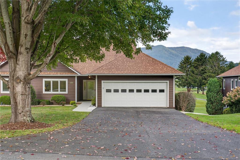 233 Lakeview Place # 2