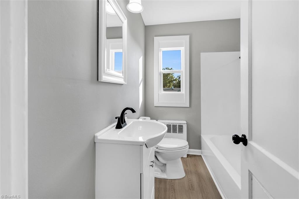 1700 Roslyn Drive # D Property Photo 4