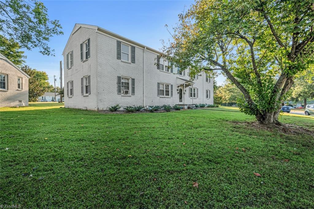1700 Roslyn Drive # D Property Photo 6