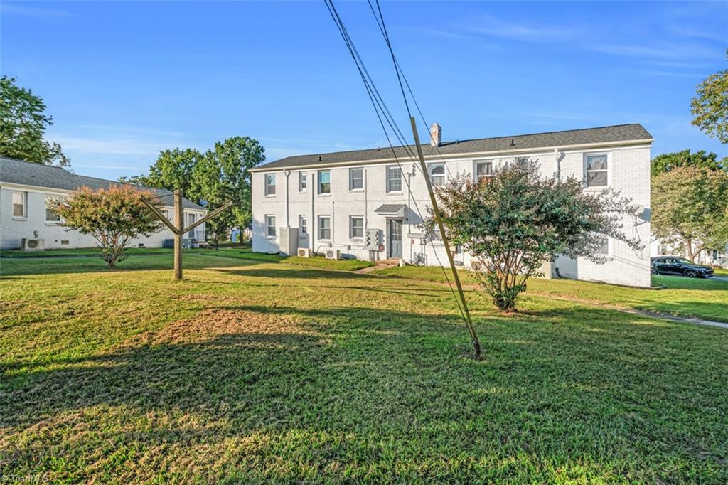 1700 Roslyn Drive # D Property Photo 11
