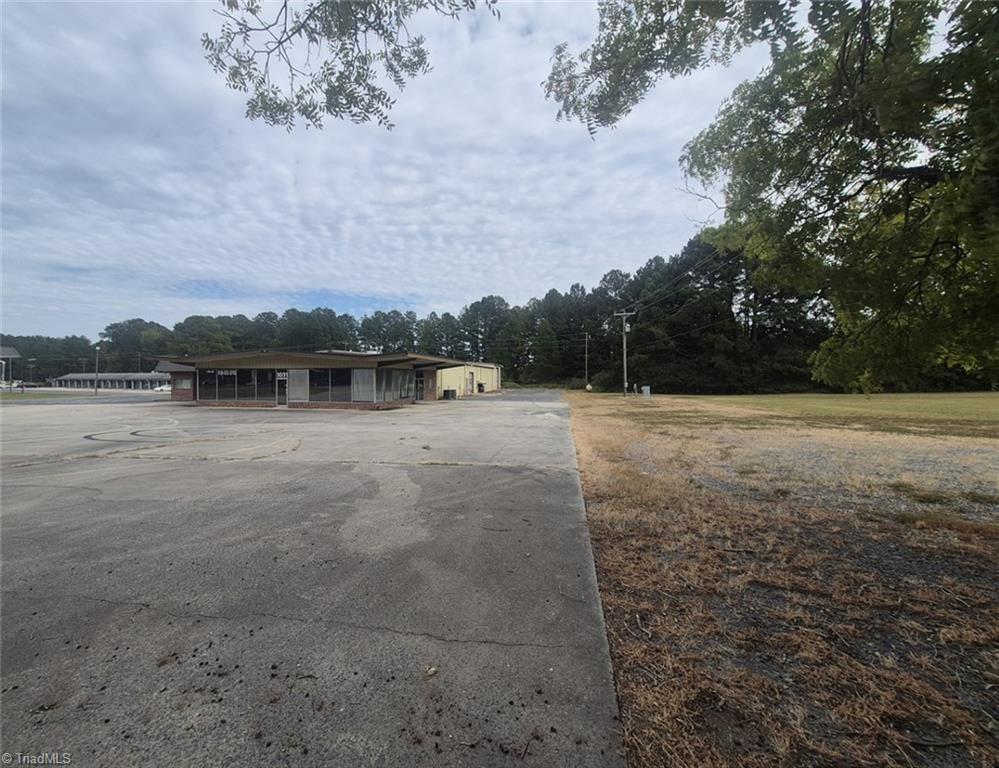 1055 Albemarle Road Property Photo 11