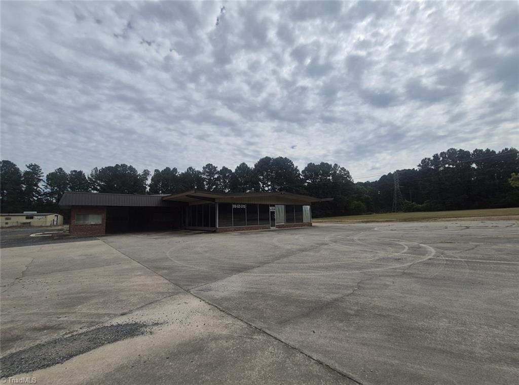 1055 Albemarle Road Property Photo 12
