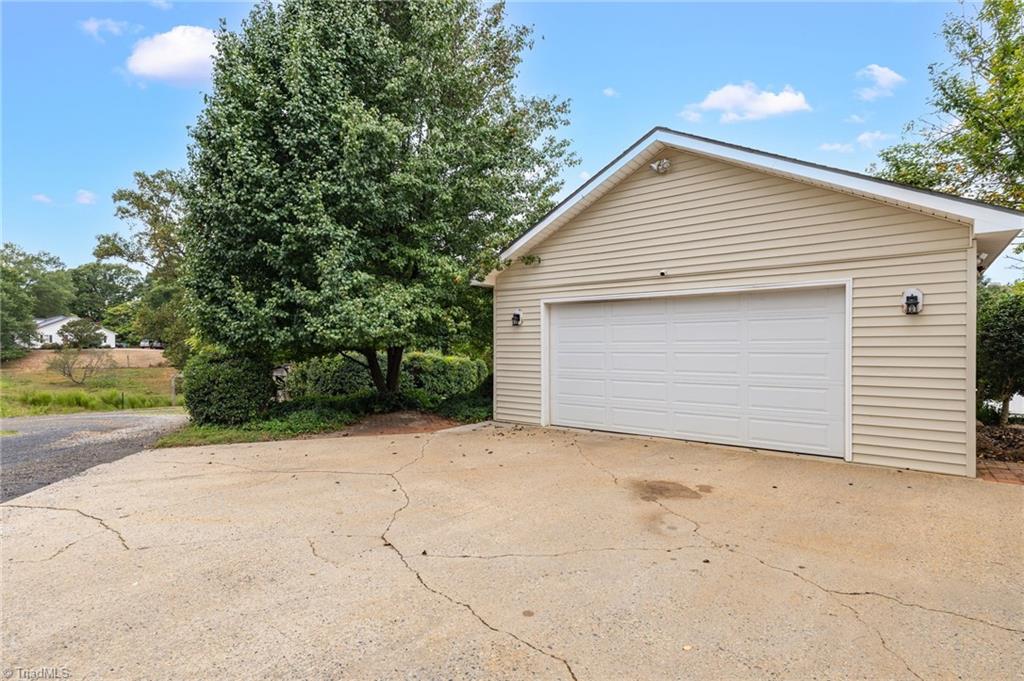 2190 Lindsey Bridge Road Property Photo 35