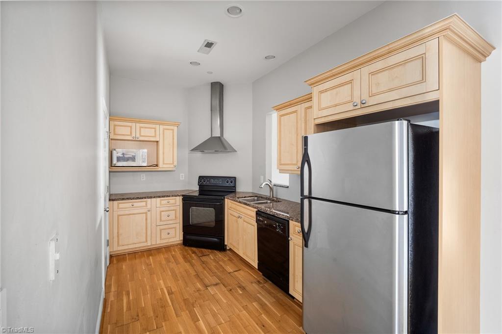 360 Elm Street # 204 Property Photo 5