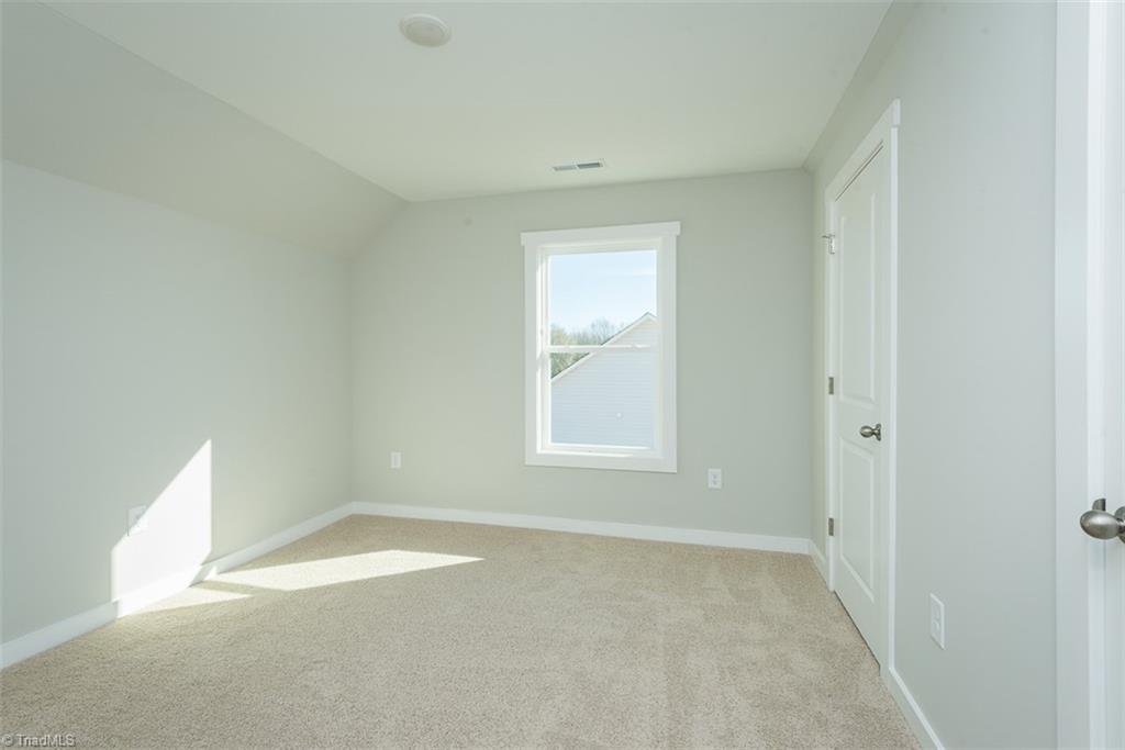 409 E Lee Avenue Property Photo 11