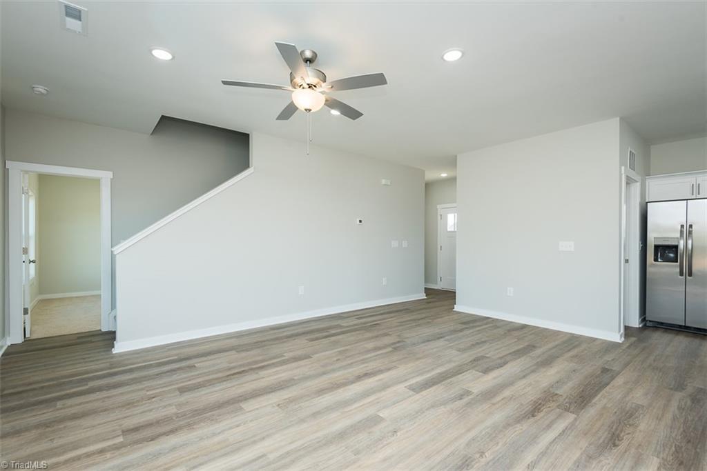 409 E Lee Avenue Property Photo 16