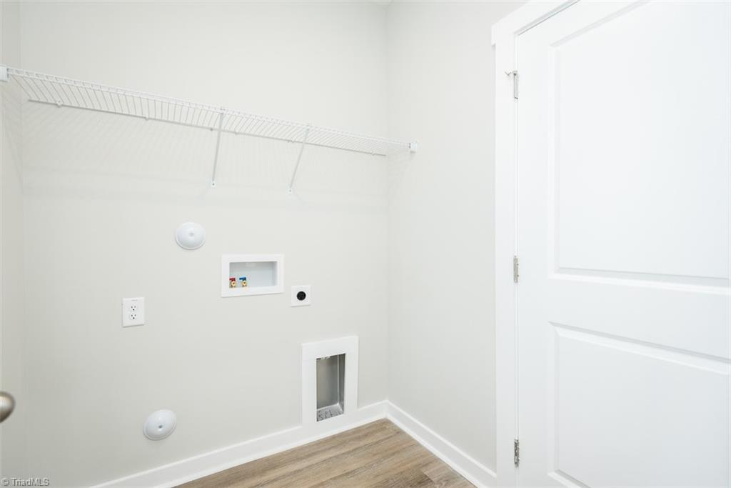 409 E Lee Avenue Property Photo 22