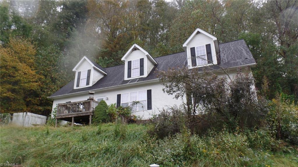 1073 Ed Little Road Property Photo 1