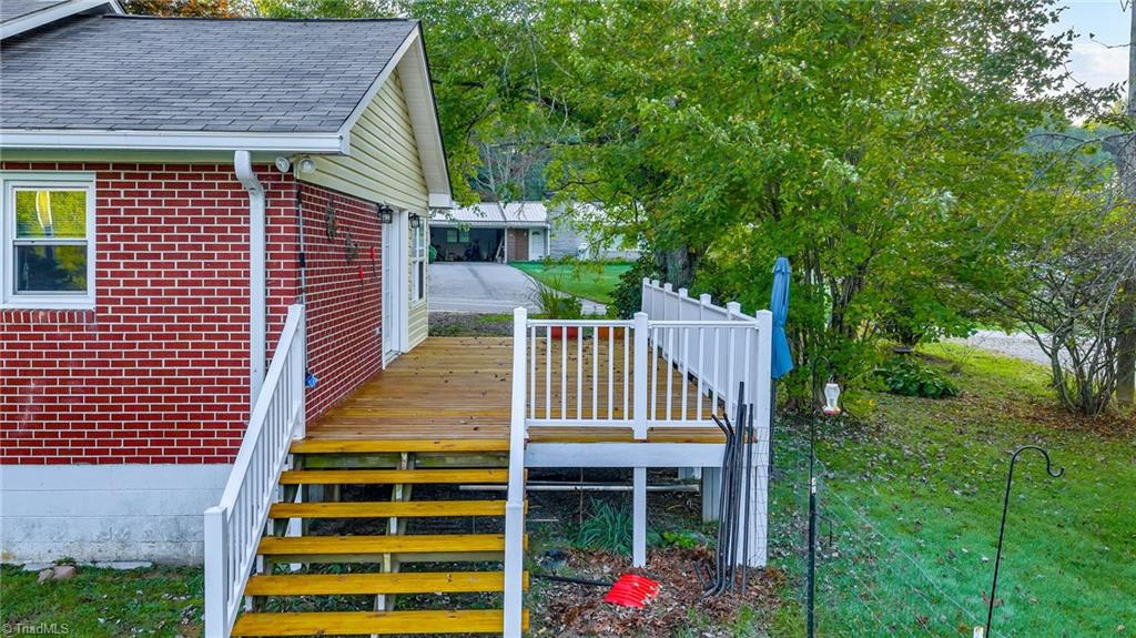 117 Andrews Ridge Road Property Photo 3