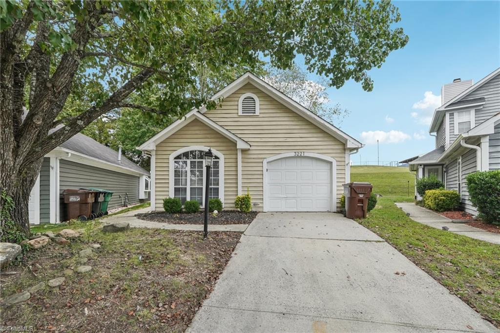 3221 Pipers Way Property Photo 1