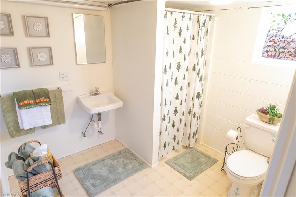 2043 Snow Hill Church Road Property Photo 43
