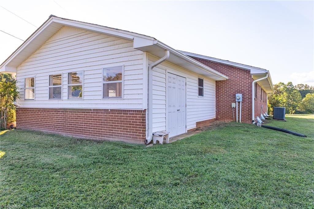 2043 Snow Hill Church Road Property Photo 47