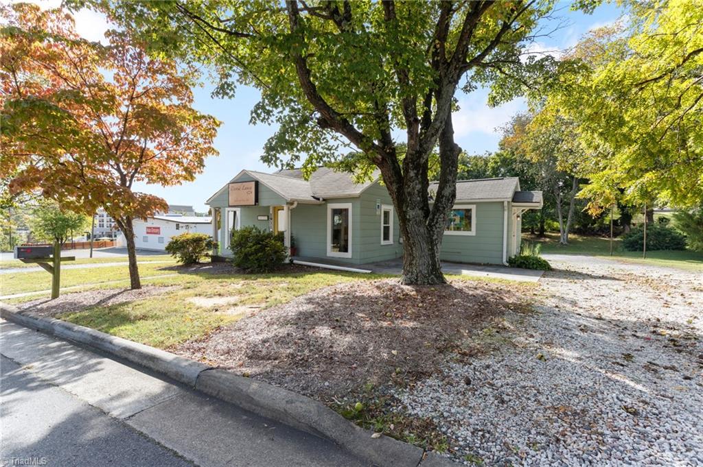 1911 Margaret Street Property Photo 3