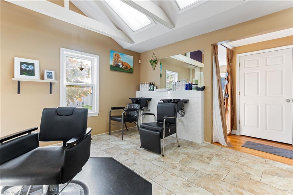 1911 Margaret Street Property Photo 13